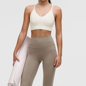 Lululemon Focuser Scoop-Neck Bra Nulu Light Support, C/D Cup | Light Ivory